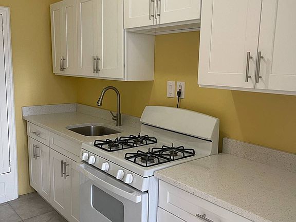 2nd image of 1366 Clay Ave