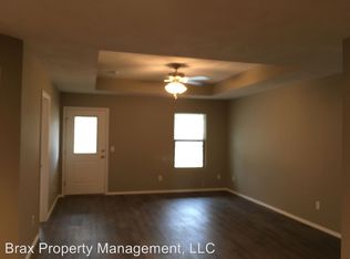 1904 S Bryson Cir, Springfield, MO 65807