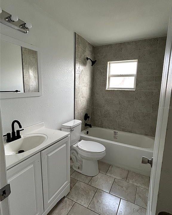 1st image of 1315 Laurel Dr #1315