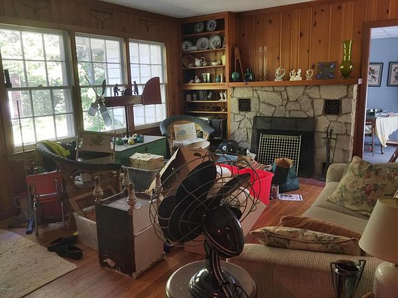 2nd image of 13225 Pleasant St