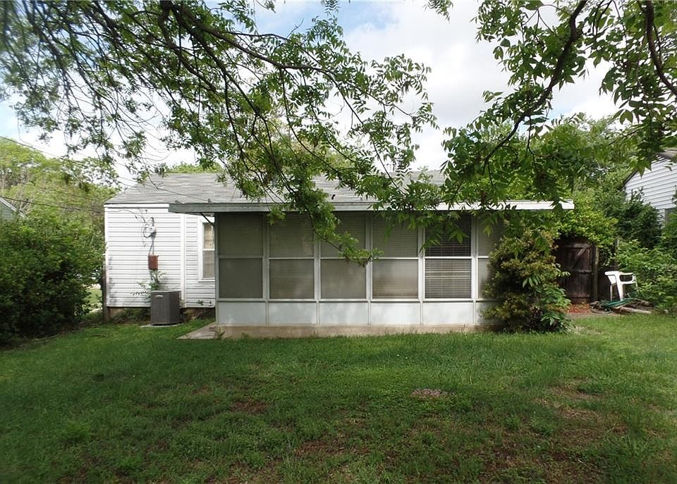 2nd image of 5037 Royal Dr