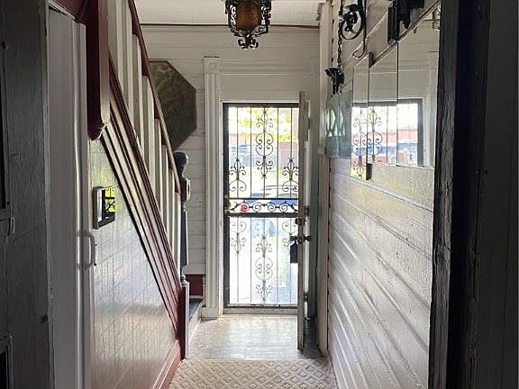 5th image of 504 Garson Ave