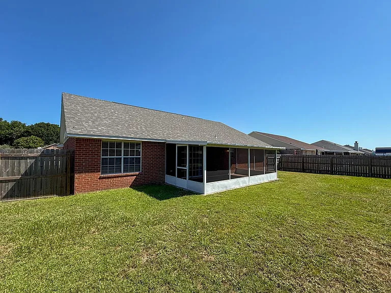 1519 Sandcliff Dr — Photo 22