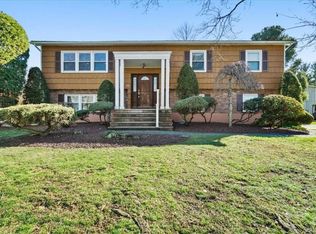 15 Termakay Dr, New City, NY 10956