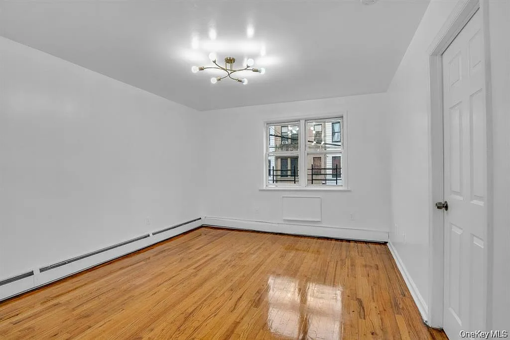 3 bed, 2.0 bath, 1200 sqft, $4,000 — Photo 2