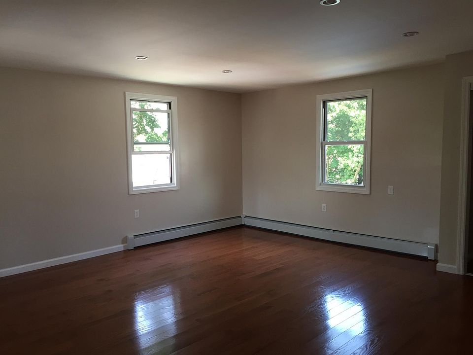 1st image of 12028 218th St #2