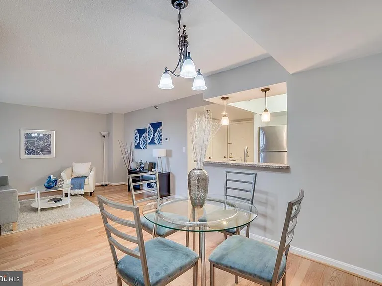 2400 Clarendon Blvd #1001 — Photo 4