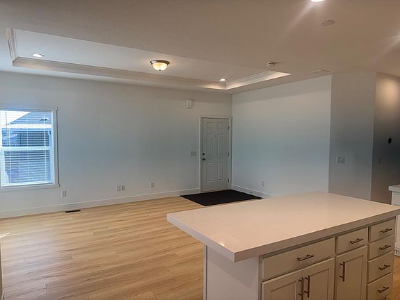 4th image of 3321 Ashwood Way #3321