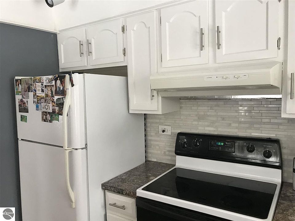 1st image of 4242 Deerfield Ln