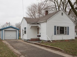 904 West St, Three Rivers, MI 49093