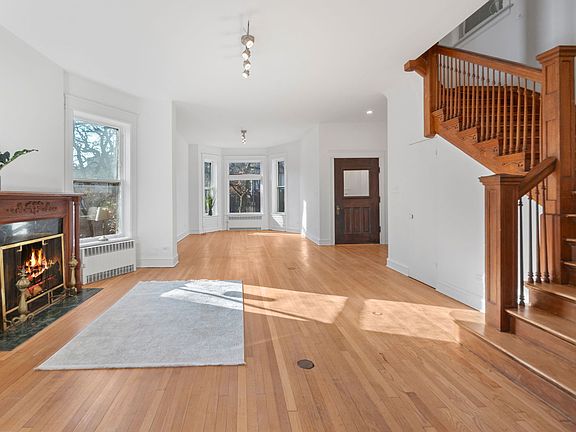 2nd image of 5747 S Kimbark Ave