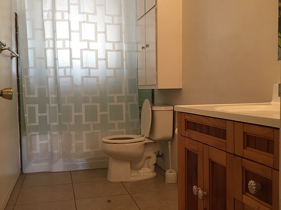 4th image of 3353 N Forgeus Ave