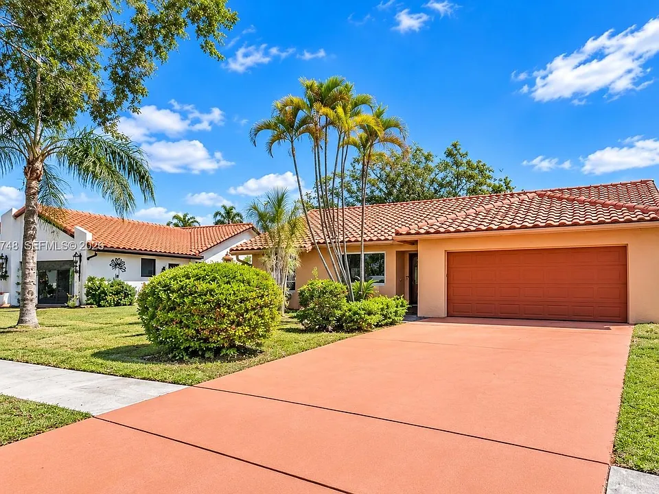 21034 Chinaberry Dr