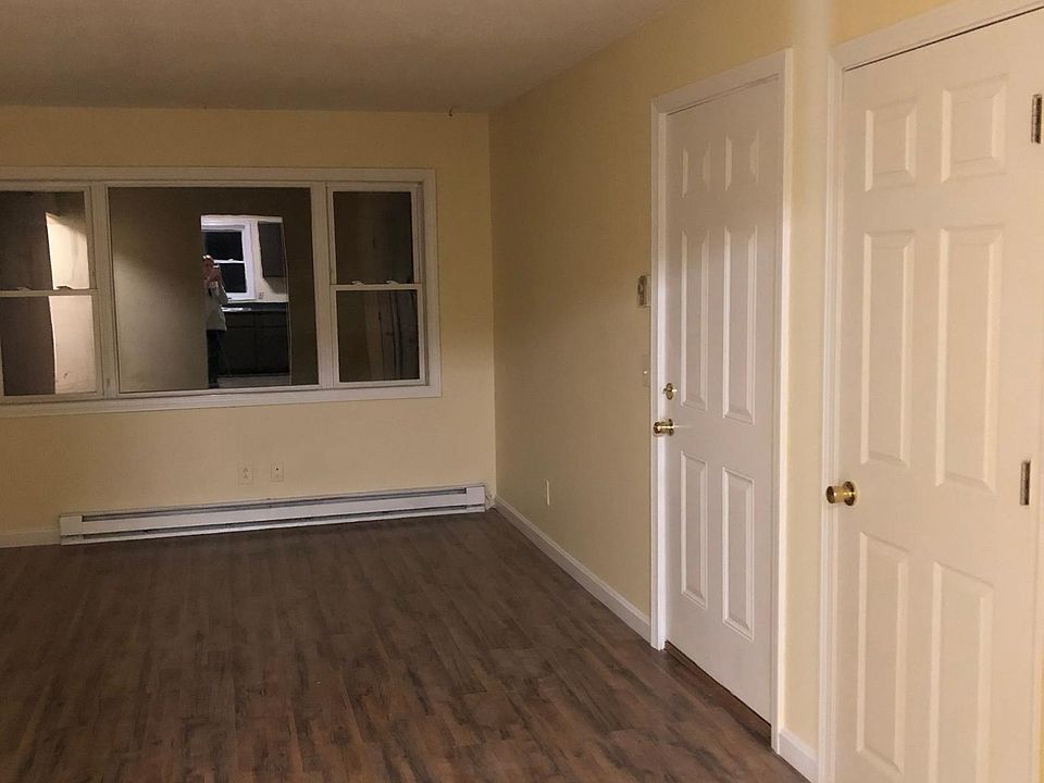 1st image of 180 Sandhill Rd #3