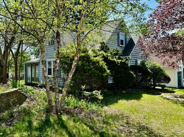 12 Alexander Rd, Worcester, MA 01606