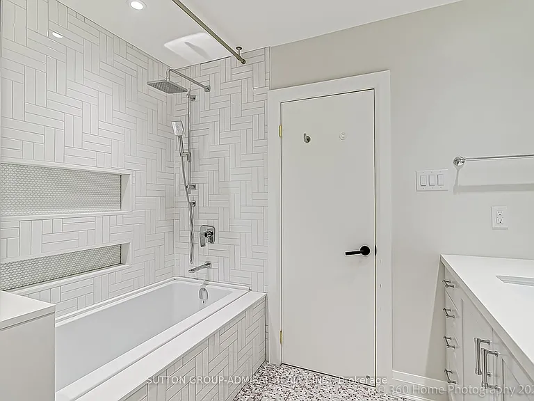 47 Waterloo Ave — Photo 38