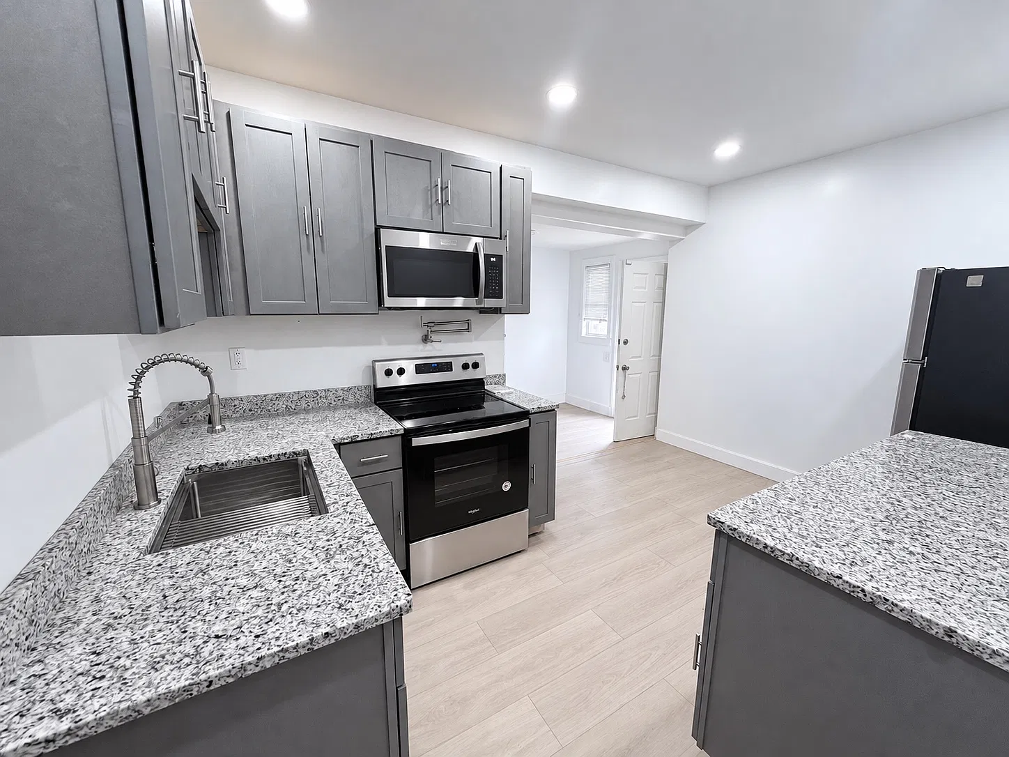 2 bed, 1300 sqft, $2,300 — Photo 1