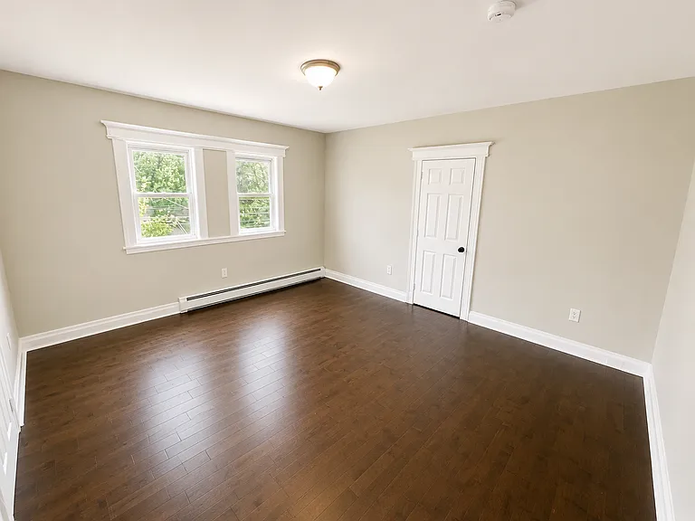 81 S 14th St #3 — Photo 11