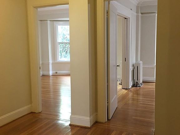 5th image of 834 Bush St APT 204