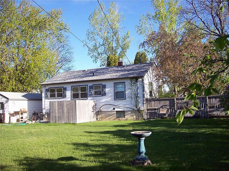2nd image of 1741 Avenue B