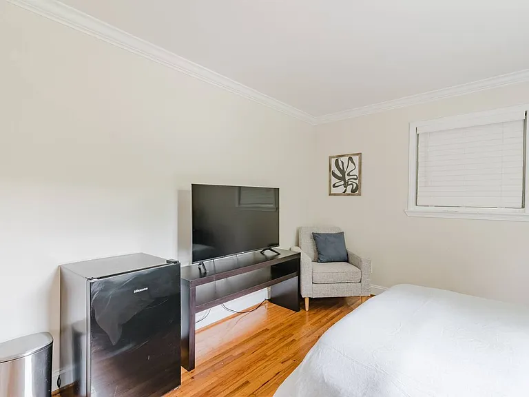 1700 Van Buren Ave #2 — Photo 11