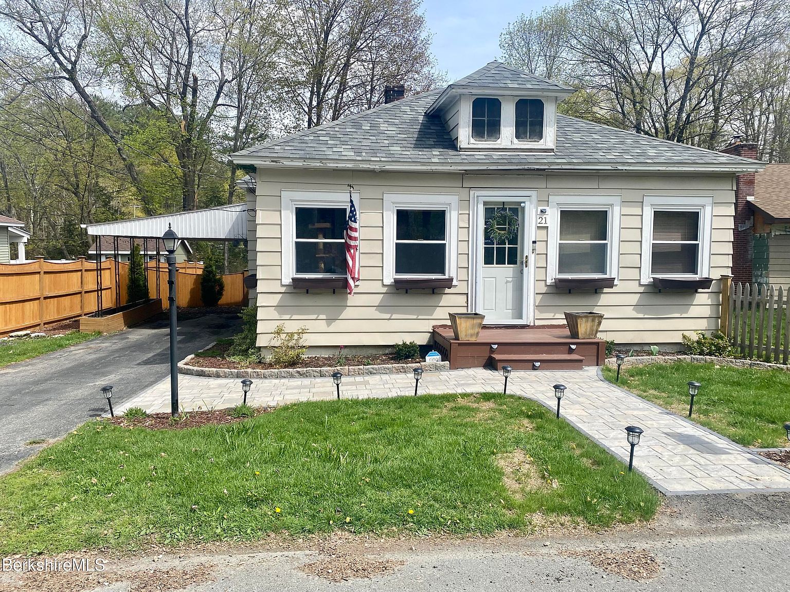 21 Beacon Ave, Pittsfield, MA 01201 Zillow