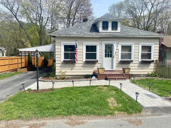 21 Beacon Ave, Pittsfield, MA 01201