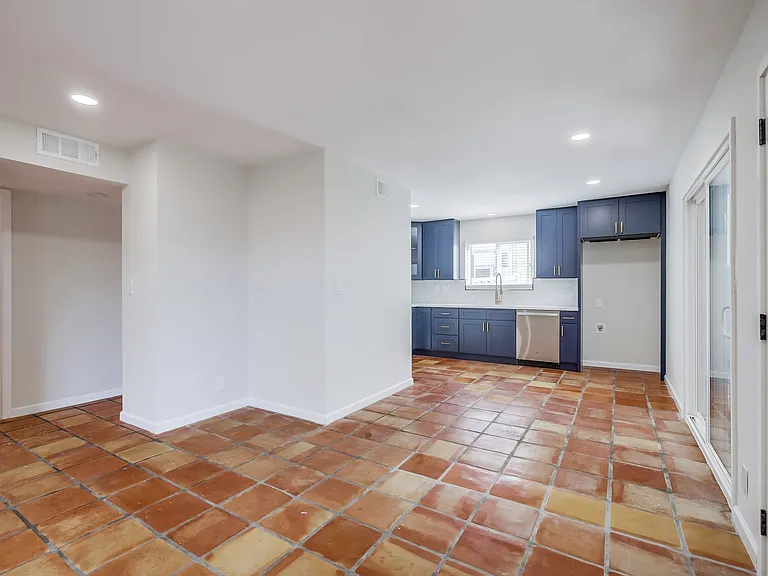 205 W Escalones #B — Photo 7