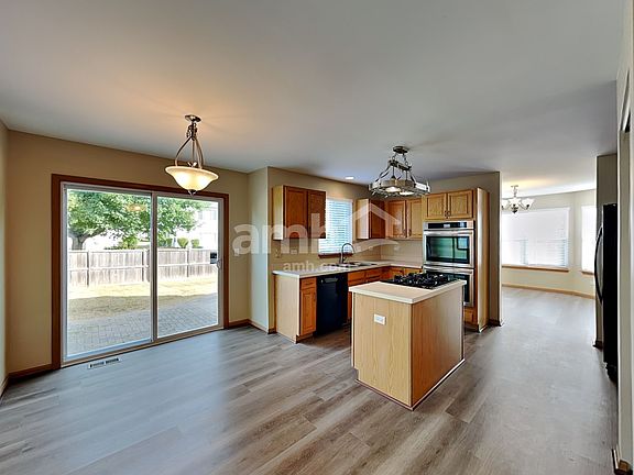 5th image of 7003 Sahara Dr