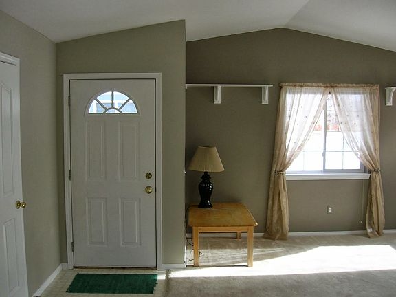 5th image of 840 Ponderosa Dr