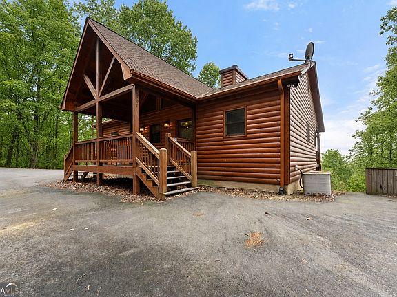 2nd image of 437 Spruce Cir