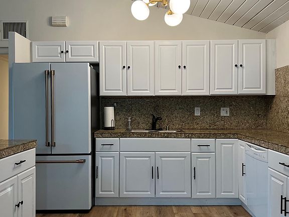 5th image of 6408 Wystone Ave