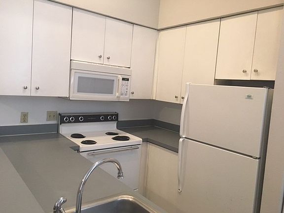 2nd image of 1015-1017 Shenandoah Ave #1015