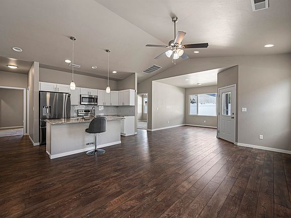 3rd image of 3034 Red Pear Dr