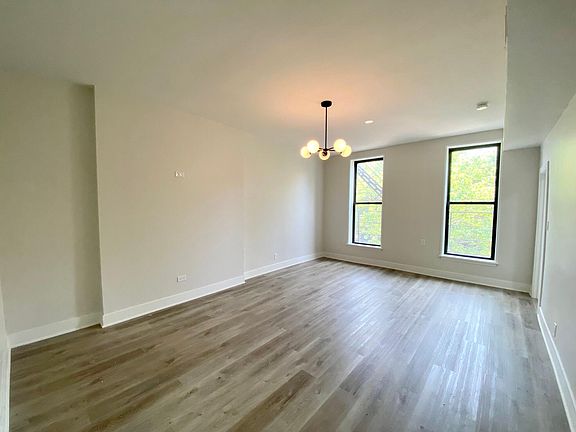 5th image of 2268 N Lincoln Ave #2