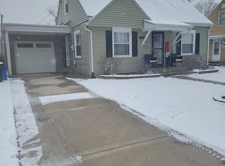 2216 Lawndale Ave, Rockford, IL 61103