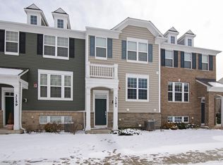 3161 Coral Ln, Glenview, IL 60026