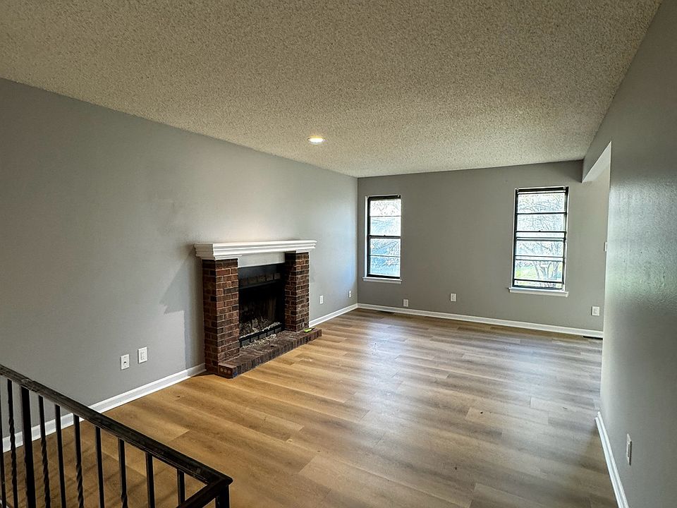 1st image of 18908 Manor Dr #18908