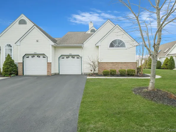 1601 Nicole Drive, Port Jefferson, NY 11776