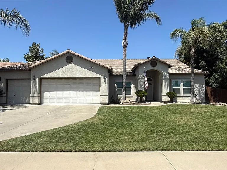 1548 W Hampton Cir — Photo 1