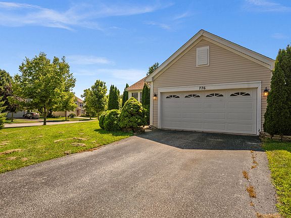 3rd image of 776 Chesterfield Ln