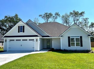 3965 Landings Cir, Hahira, GA 31632