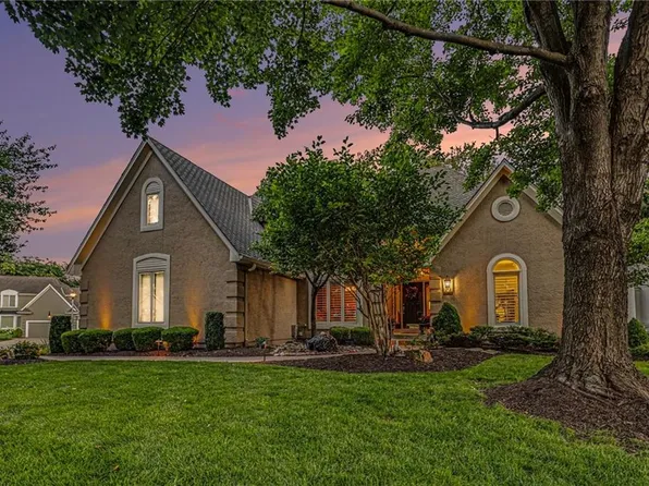 14021 Hayes St, Overland Park, KS 66221