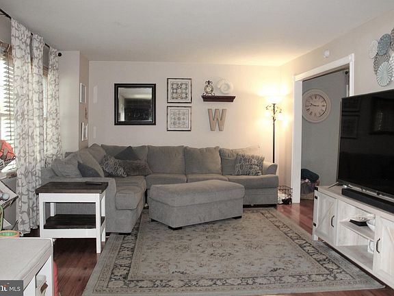 3rd image of 1203 Dulany St