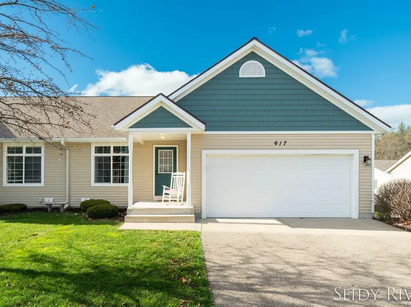617 Oriole Ct, Middleville, MI 49333