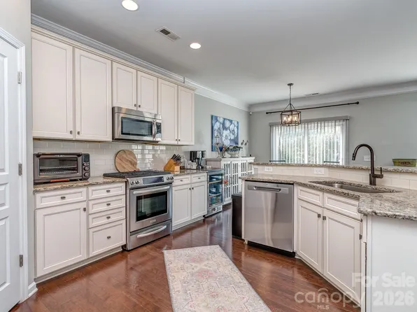 5951 Carrollton Ln, Charlotte, NC 28210