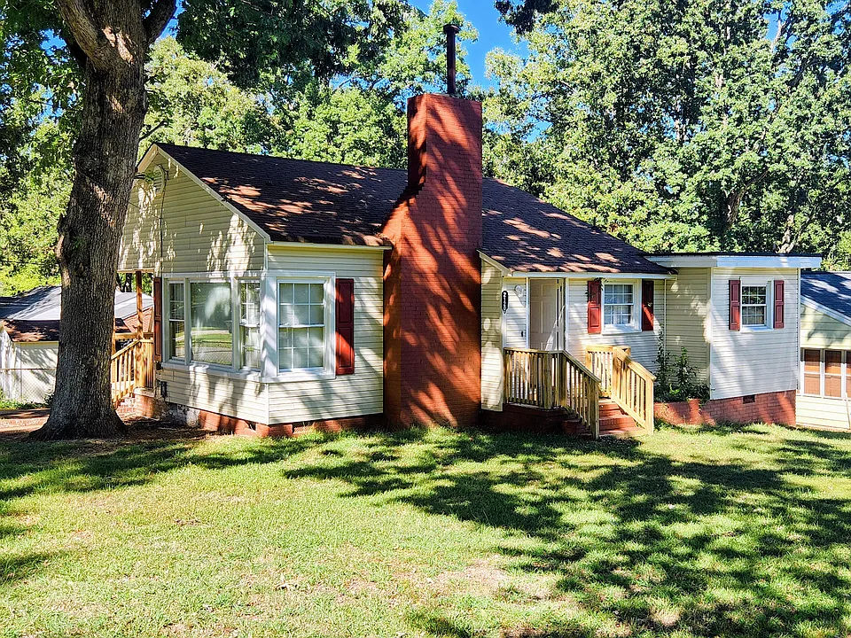2120 Upton Ave