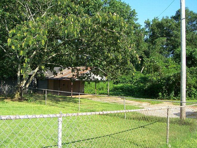 2nd image of 1501 Spring Dr
