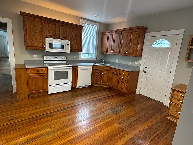 65 Chestnut St #1 — Photo 13