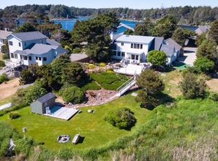 1289 Lakeshore Dr, Port Orford, OR 97465